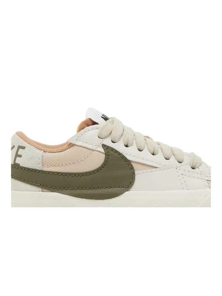 Кроссовки Nike Wmns Blazer Low — изображение 2 из 4, бежевый