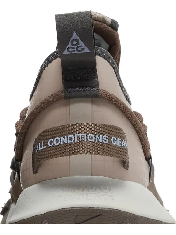 Кроссовки Nike ACG Mountain Fly Low SE 'Ironstone' — изображение 7 из 8, коричневый