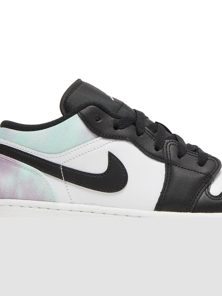Кроссовки Air Jordan 1 Low SE GS Tie Dye — изображение 2 из 8, белый