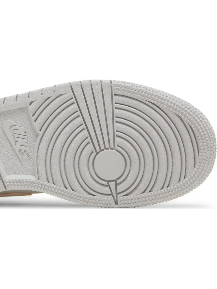 Кроссовки Air Jordan 1 Low SE Craft GS Inside Out — изображение 5 из 8, белый