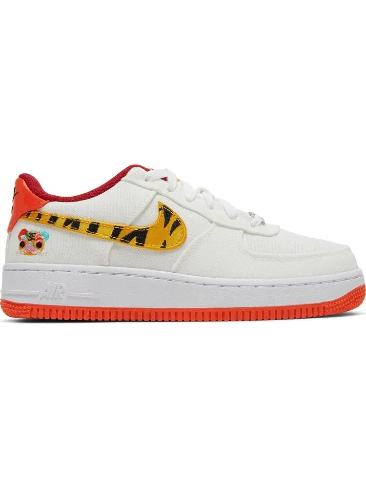 Кроссовки Nike Air Force 1 '07 LV8 GS 'Year of the Tiger' — изображение 1 из 8, белый
