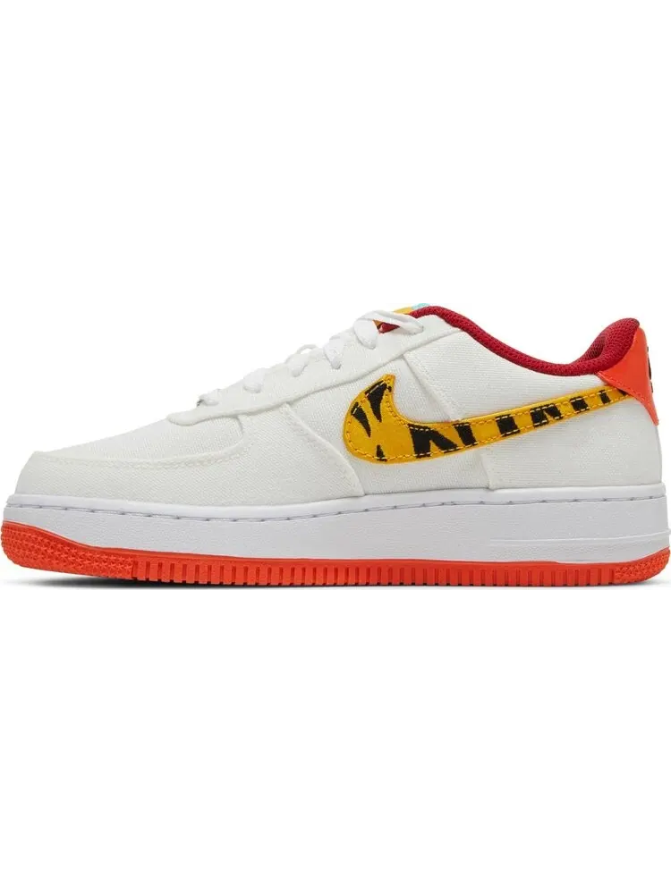 Кроссовки Nike Air Force 1 '07 LV8 GS 'Year of the Tiger' — изображение 3 из 8, белый