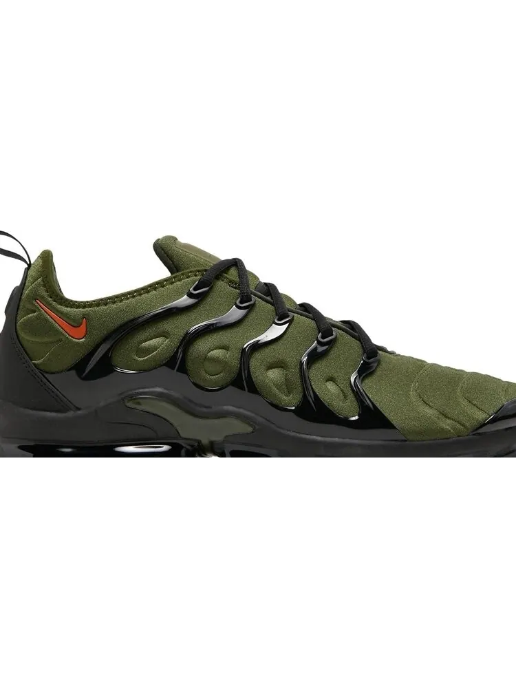 Кроссовки Nike Air VaporMax Plus 'Rough Green' — изображение 2 из 8, зеленый