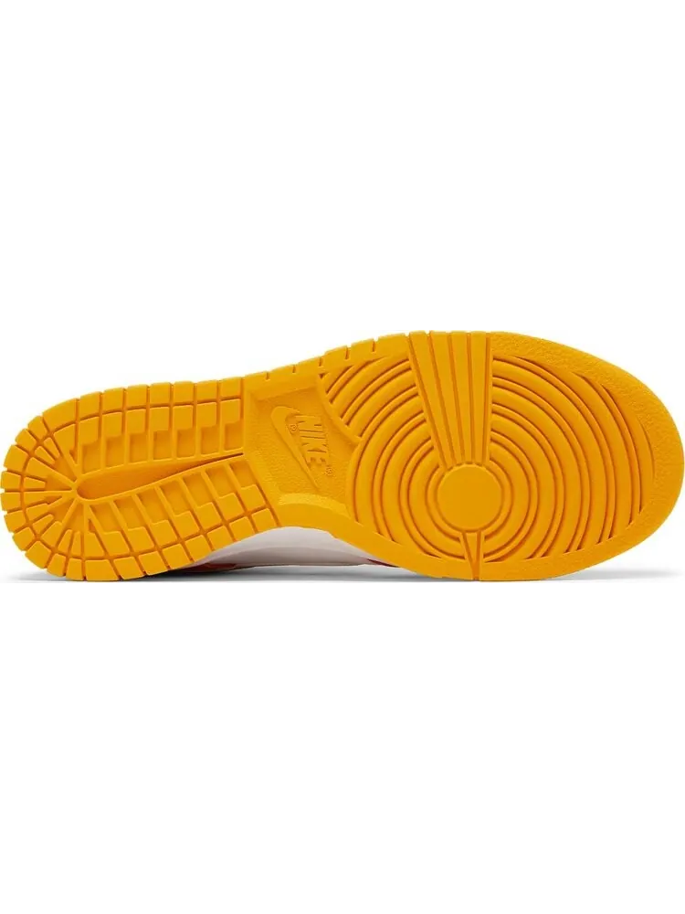 Кроссовки Nike Wmns Dunk Low 'Orange University Gold' — изображение 4 из 8, золото