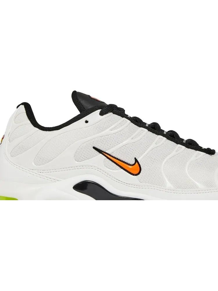 Кроссовки Nike Wmns Air Max Plus 'Nerf' — изображение 2 из 8, белый