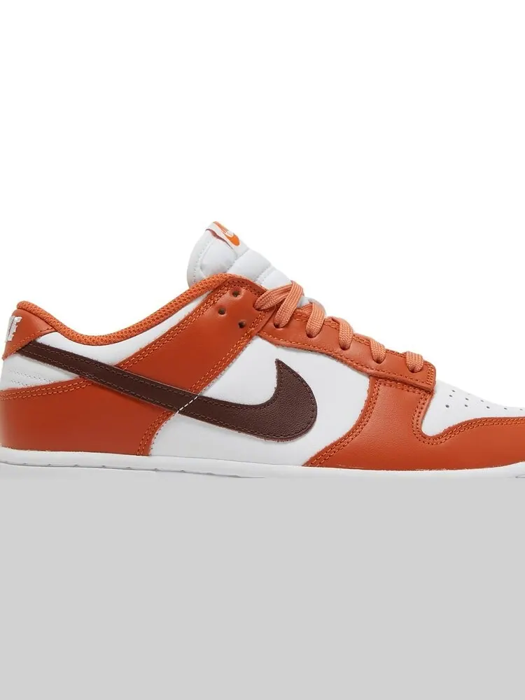 Кроссовки Nike Wmns Dunk Low 'Bronze Eclipse' — изображение 2 из 8, оранжевый