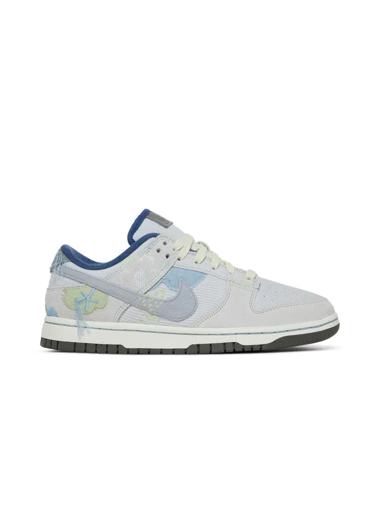 Кроссовки Nike Wmns Dunk Low 'On The Bright Side - Photon Dust' — изображение 2 из 9, серый
