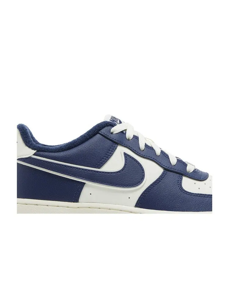Кроссовки Nike Air Force 1 LV8 3 GS 'College Pack - Midnight Navy' — изображение 3 из 9, коричневый/темно-синий