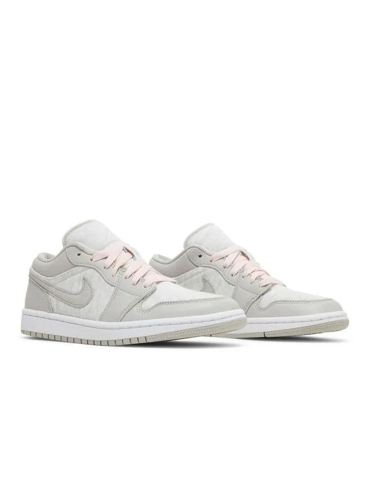 Кроссовки Air Jordan Wmns Air Jordan 1 Low SE 'Light Iron Ore' — изображение 9 из 9, светлый/белый