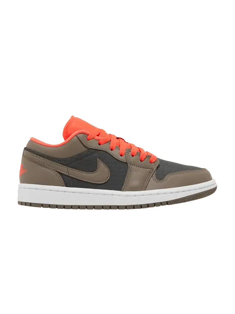 Кроссовки Air Jordan Wmns Air Jordan 1 Low SE 'Black Olive Bright Crimson' — изображение 1 из 9, черный/оливковый/яркий