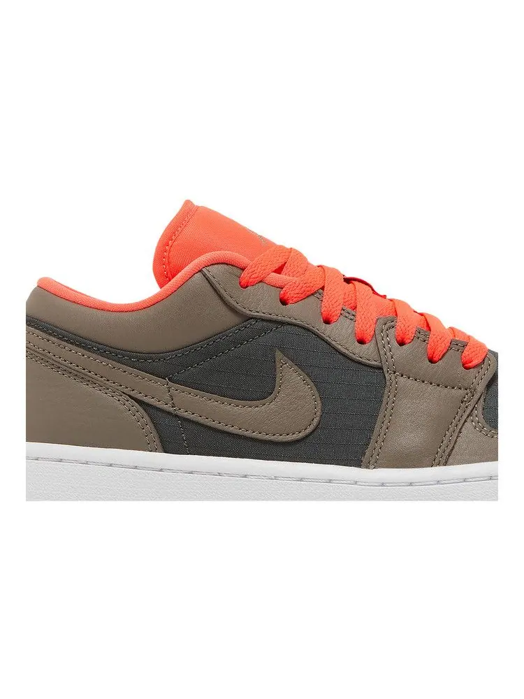 Кроссовки Air Jordan Wmns Air Jordan 1 Low SE 'Black Olive Bright Crimson' — изображение 3 из 9, черный/оливковый/яркий