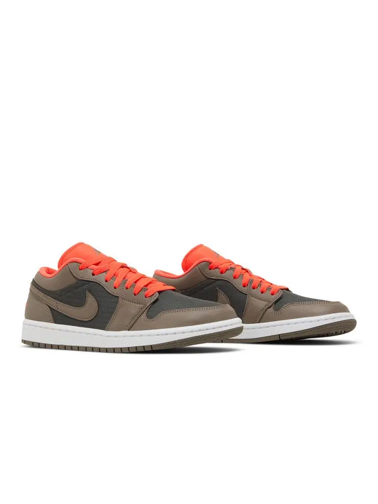 Кроссовки Air Jordan Wmns Air Jordan 1 Low SE 'Black Olive Bright Crimson' — изображение 9 из 9, черный/оливковый/яркий