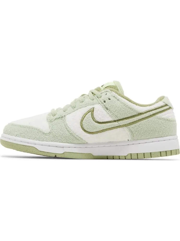 Кроссовки Nike Wmns Dunk Low SE 'Fleece - Honeydew' — изображение 3 из 8, зеленый