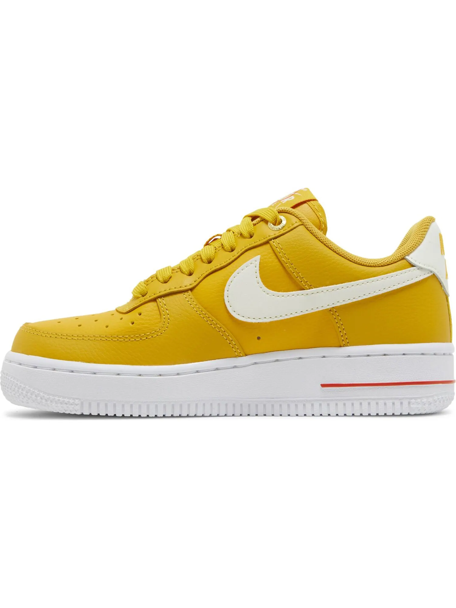 Кроссовки Nike Wmns Air Force 1 07 SE — изображение 2 из 5, желтый