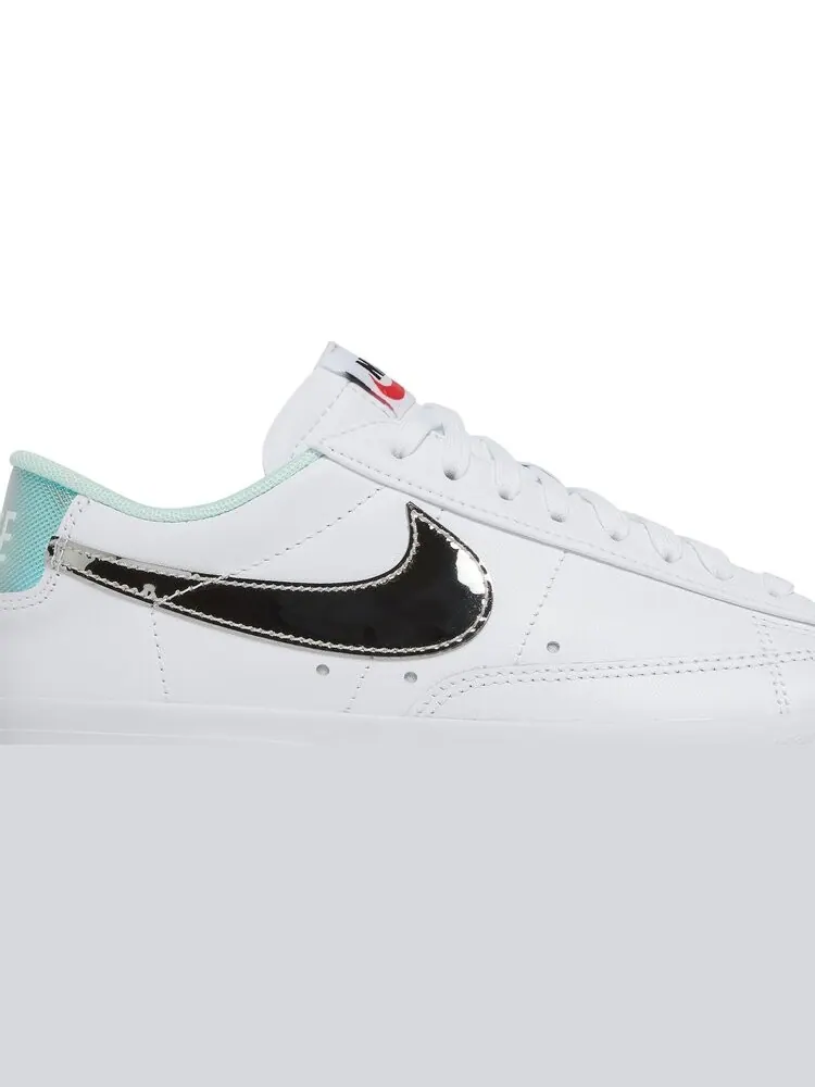 Кроссовки Nike Wmns Blazer Low Platform 'White Mint Foam' — изображение 2 из 8, белый