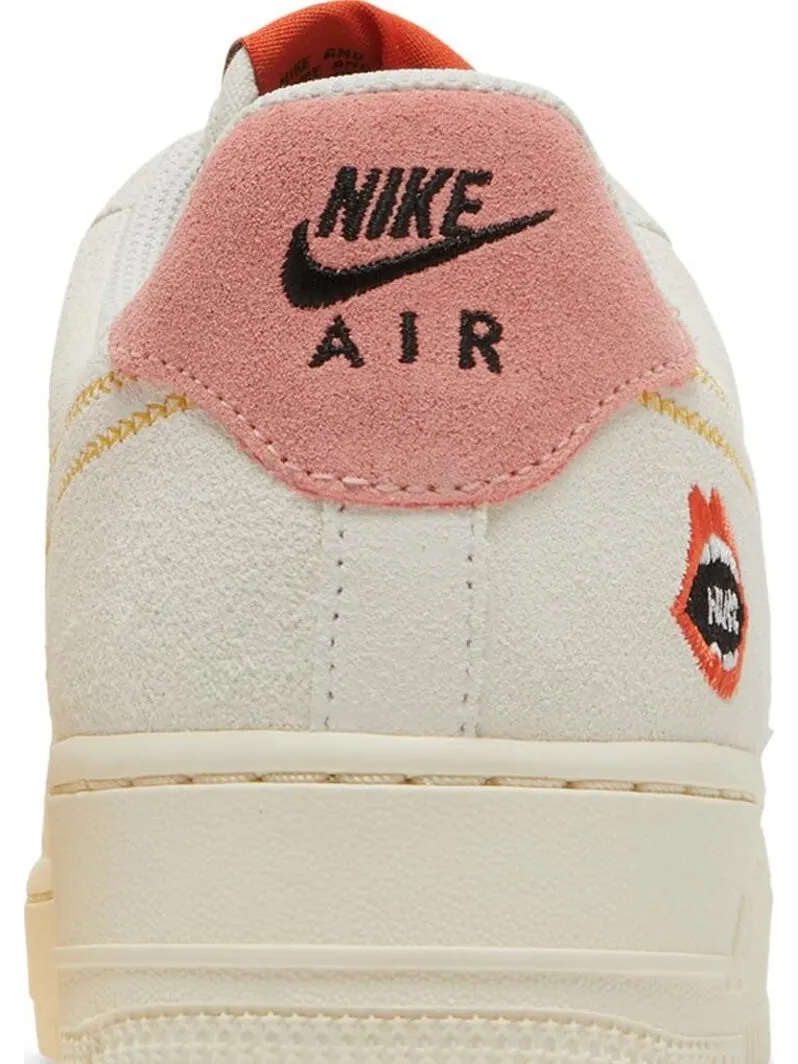 Кроссовки Nike Wmns Air Force 1 '07 'Peace' — изображение 7 из 8, белый