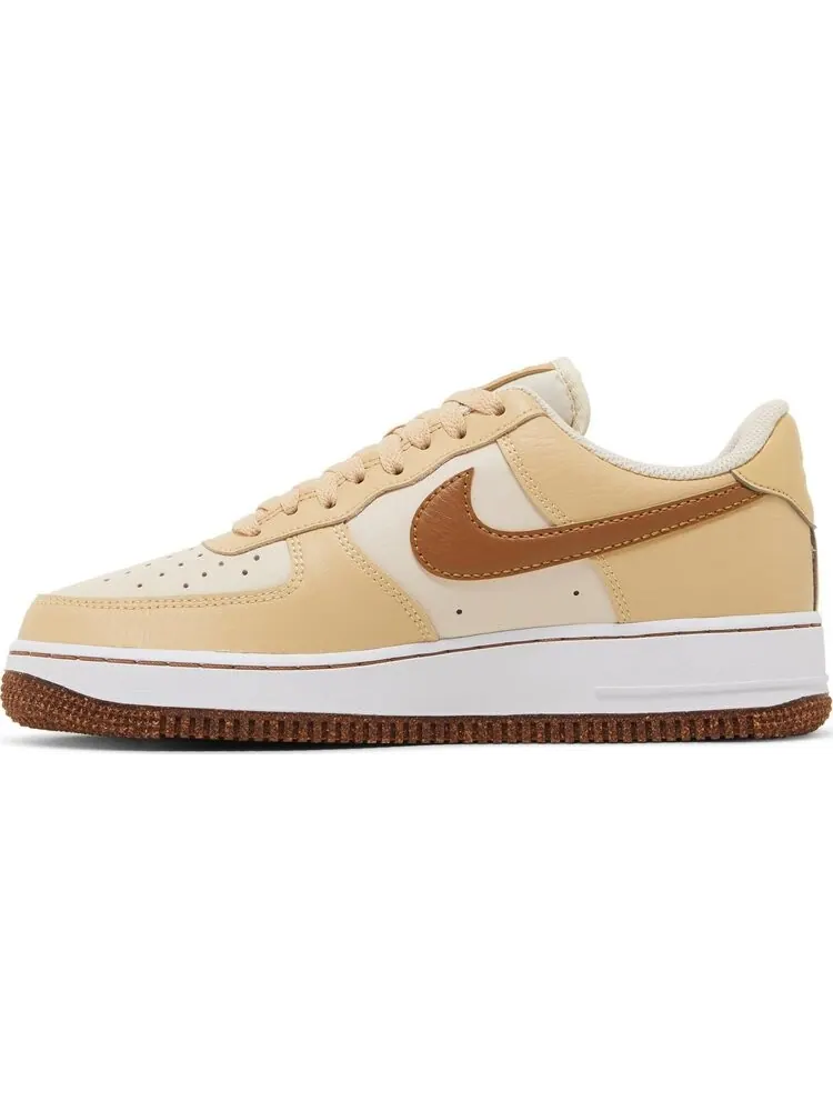 Кроссовки Nike Air Force 1 '07 LV8 EMB 'Inspected By Swoosh' — изображение 3 из 8, коричневый