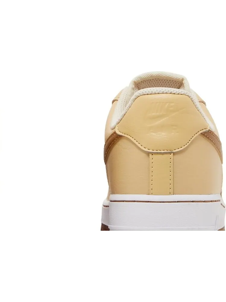 Кроссовки Nike Air Force 1 '07 LV8 EMB 'Inspected By Swoosh' — изображение 7 из 8, коричневый