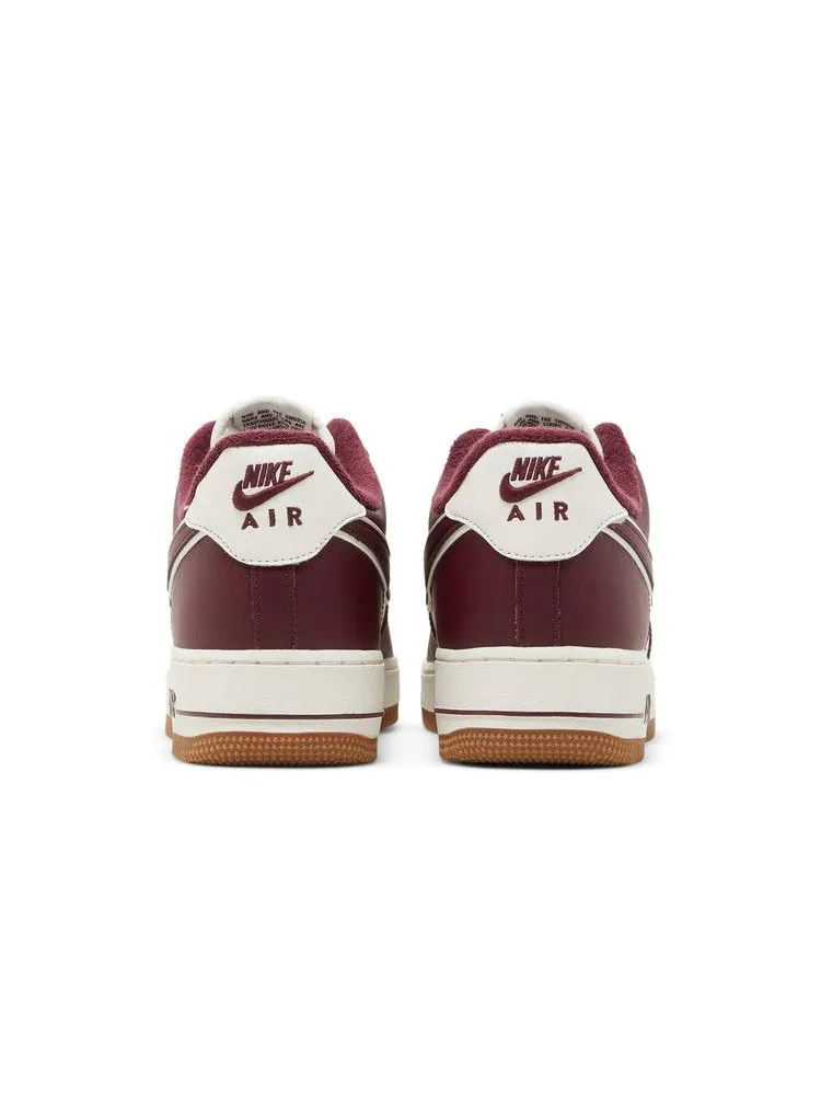 Кроссовки Nike Air Force 1 '07 LV8 'College Pack - Night Maroon' — изображение 7 из 9, коричневый