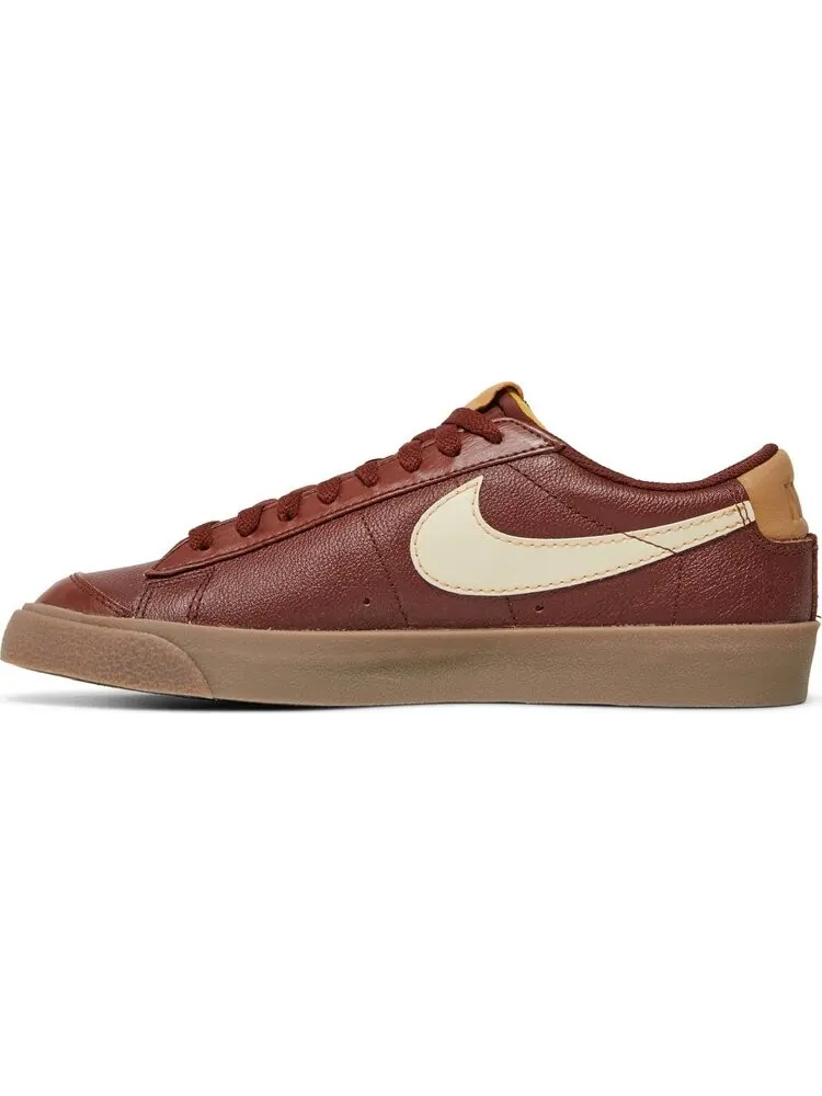 Кроссовки Nike Blazer Low '77 EMB 'Inspected By Swoosh' — изображение 3 из 8, коричневый