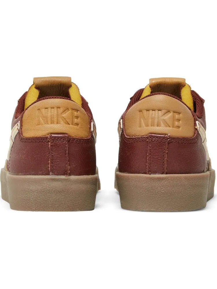 Кроссовки Nike Blazer Low '77 EMB 'Inspected By Swoosh' — изображение 6 из 8, коричневый