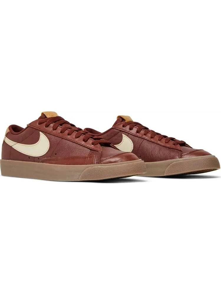 Кроссовки Nike Blazer Low '77 EMB 'Inspected By Swoosh' — изображение 8 из 8, коричневый