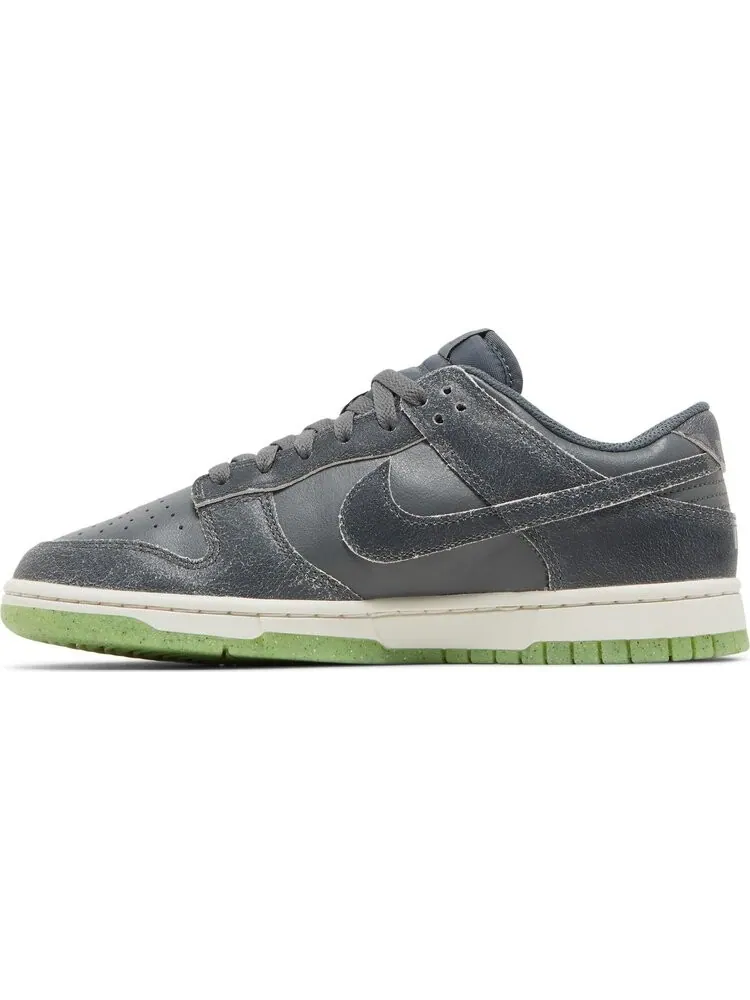 Кроссовки Nike Dunk Low SE Halloween «Cauldron», лимитированная коллекция — изображение 1 из 8, серый