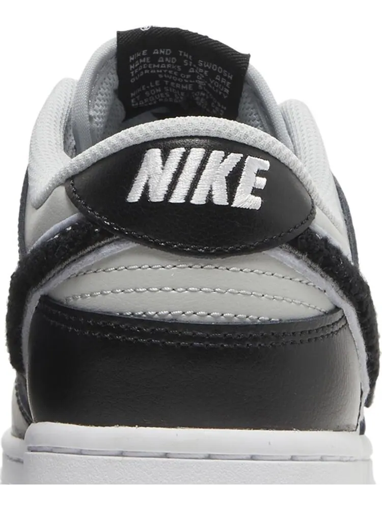 Кроссовки Nike Dunk Low 'Chenille Swoosh - Black Grey Fog' — изображение 7 из 8, серый