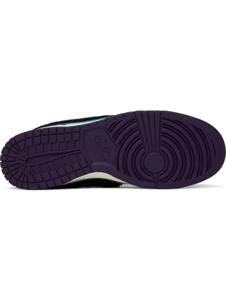 Кроссовки Nike Dunk Low 'Chenille Swoosh - Grand Purple' — изображение 4 из 8, белый