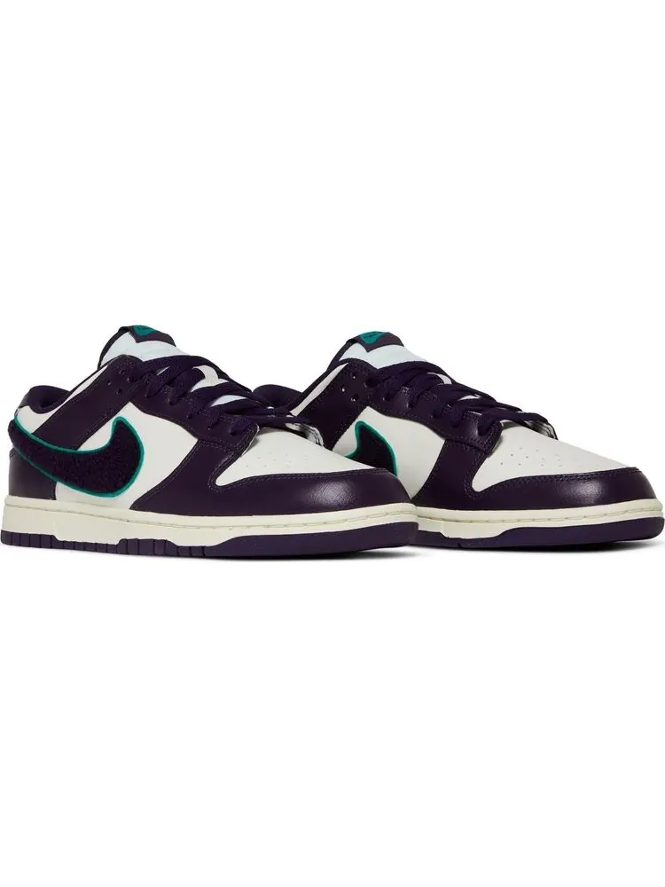Кроссовки Nike Dunk Low 'Chenille Swoosh - Grand Purple' — изображение 8 из 8, белый