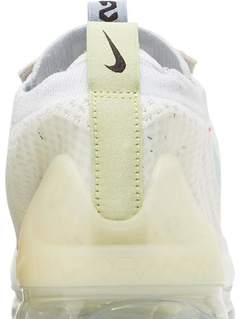Кроссовки Nike Air VaporMax 2021 Flyknit GS 'Mismatched Swoosh - White' — изображение 7 из 8, белый