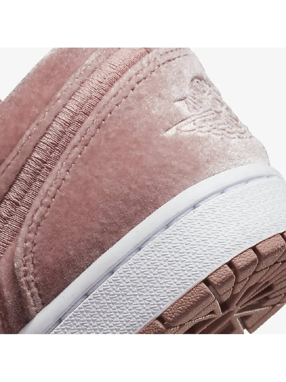 Кроссовки Nike Air Jordan 1 Low SE — изображение 8 из 8, розовый/белый