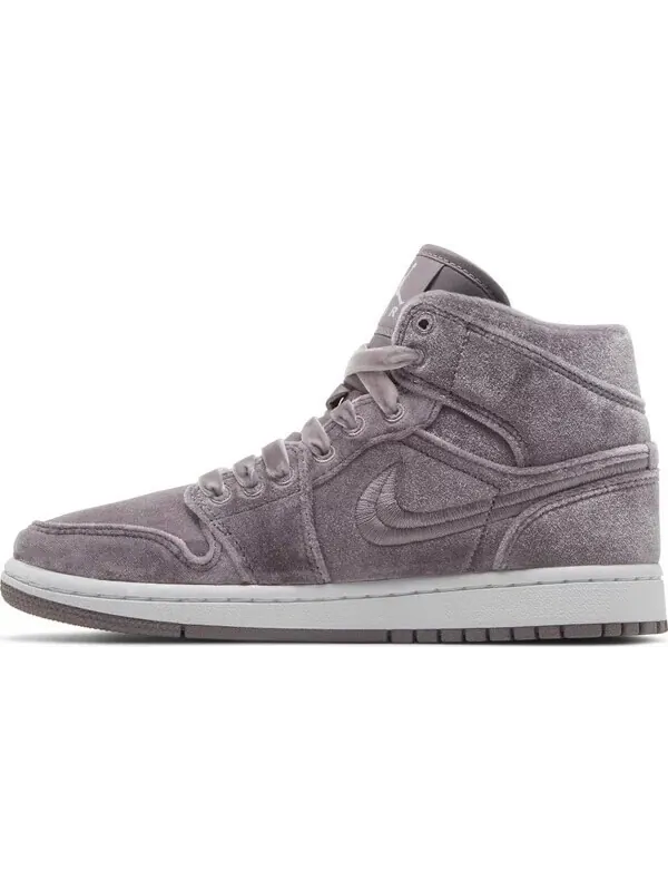 Кроссовки Air Jordan Wmns Air Jordan 1 Mid — изображение 3 из 8, фиолетовый