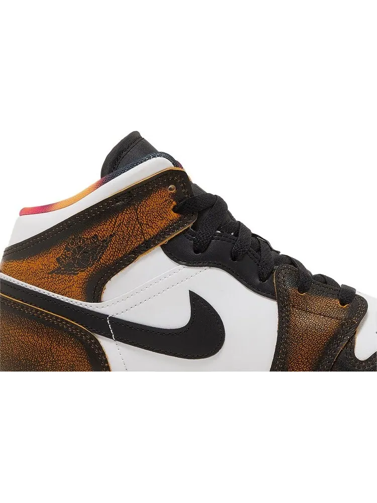Кроссовки Air Jordan 1 Mid SE GS Wear-Away - Taxi — изображение 2 из 8, черный