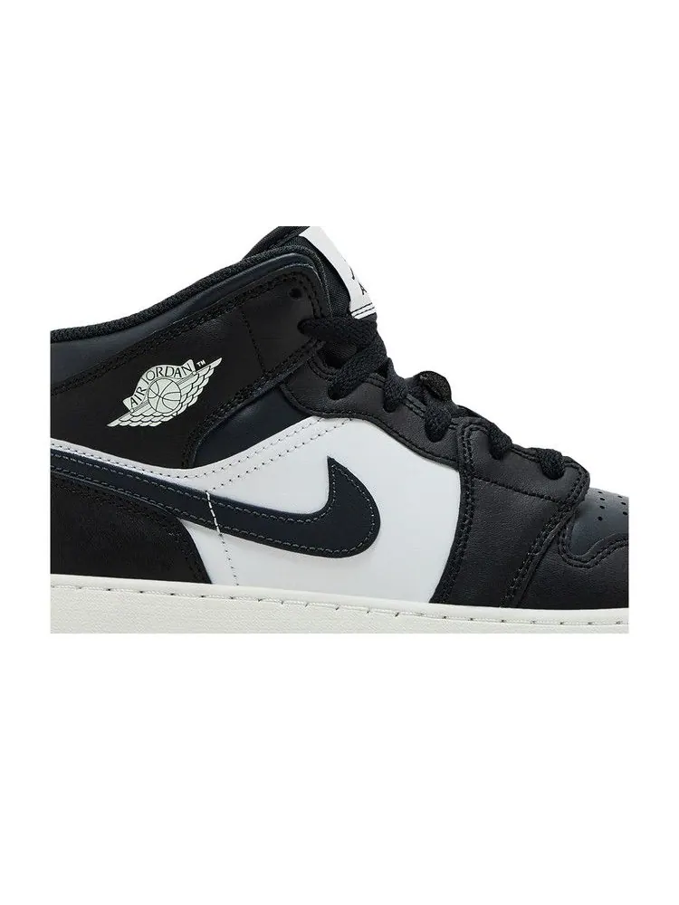 Кроссовки Air Jordan Air Jordan 1 Mid GS 'Black Off Noir' — изображение 3 из 9, черный/белый/черный