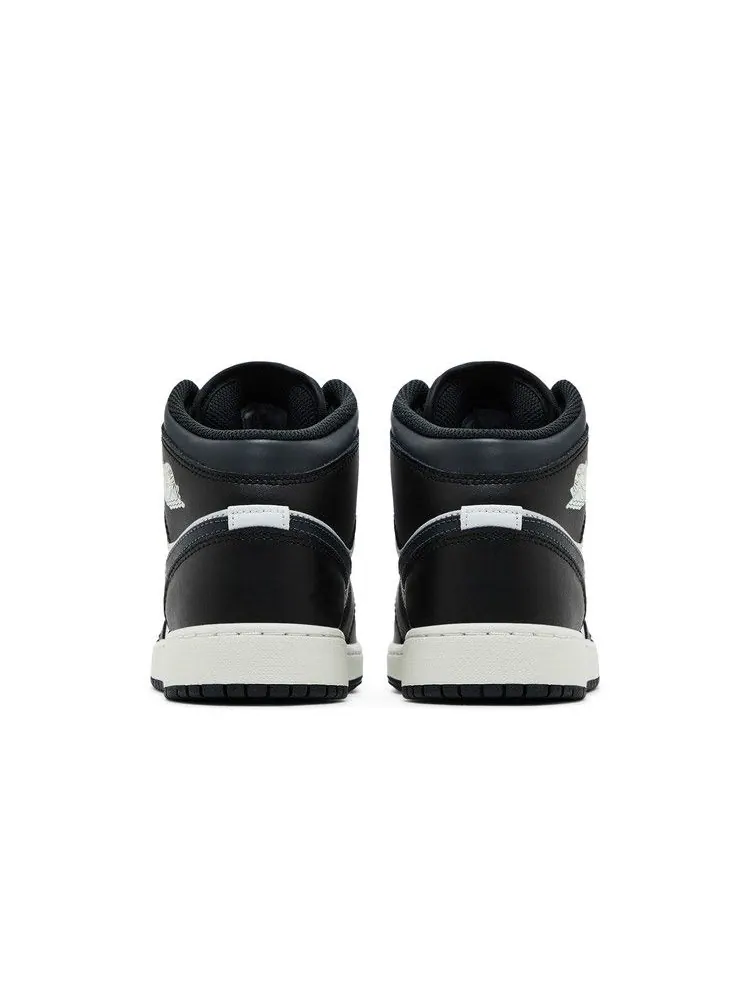 Кроссовки Air Jordan Air Jordan 1 Mid GS 'Black Off Noir' — изображение 7 из 9, черный/белый/черный