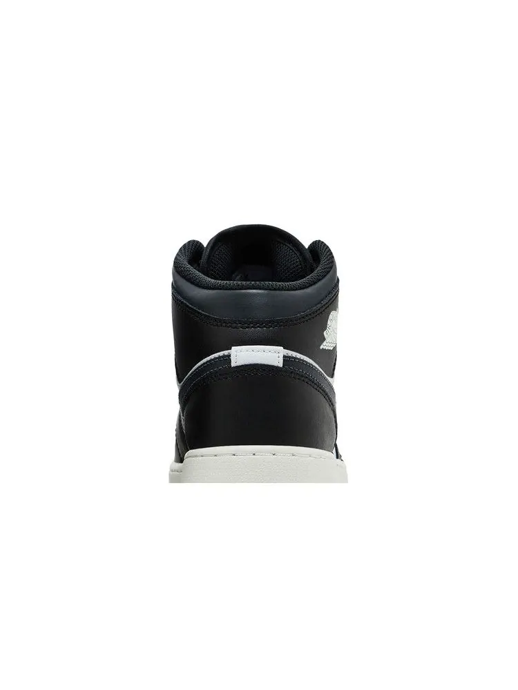 Кроссовки Air Jordan Air Jordan 1 Mid GS 'Black Off Noir' — изображение 8 из 9, черный/белый/черный