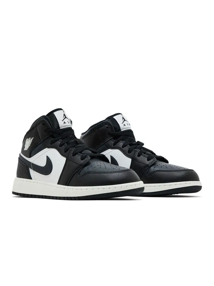 Кроссовки Air Jordan Air Jordan 1 Mid GS 'Black Off Noir' — изображение 9 из 9, черный/белый/черный