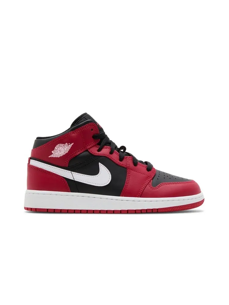 Кроссовки Air Jordan 1 Mid GS — изображение 1 из 4, красный черный белый