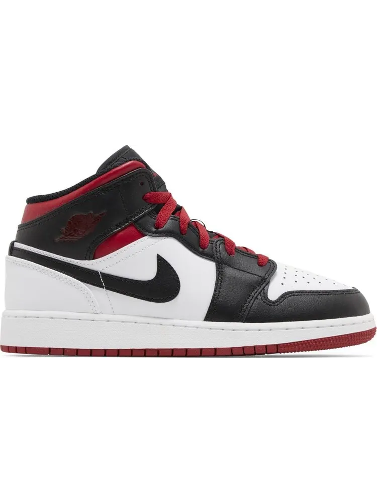 Кроссовки Air Jordan 1 Mid GS 'Gym Red Black Toe' — изображение 1 из 4, черный