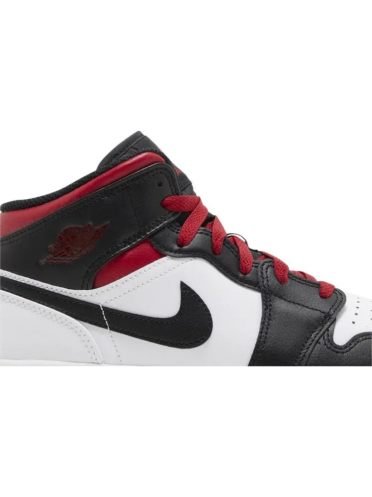 Кроссовки Air Jordan 1 Mid GS 'Gym Red Black Toe' — изображение 2 из 4, черный