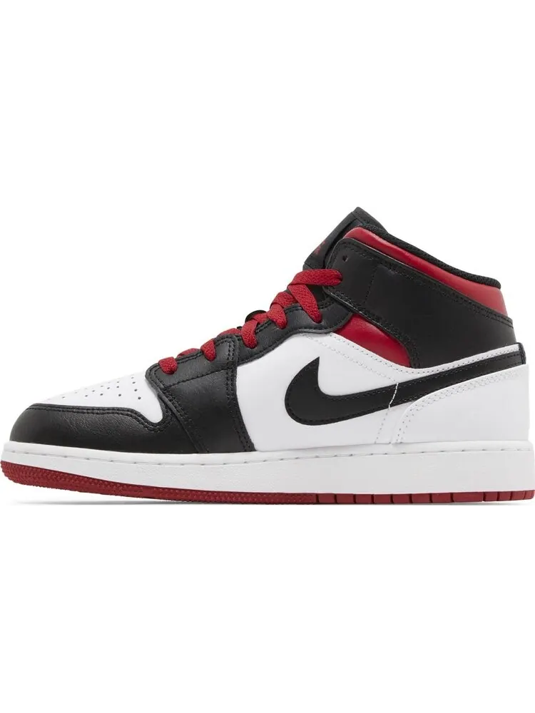 Кроссовки Air Jordan 1 Mid GS 'Gym Red Black Toe' — изображение 3 из 4, черный