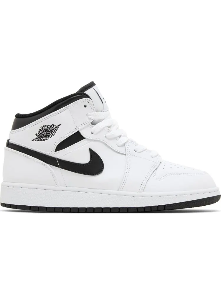 Кроссовки Air Jordan 1 Mid GS 'White Black' — изображение 1 из 4, белый