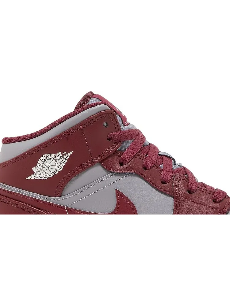 Кроссовки Air Jordan 1 Mid GS Cherrywood Red — изображение 2 из 8, красный