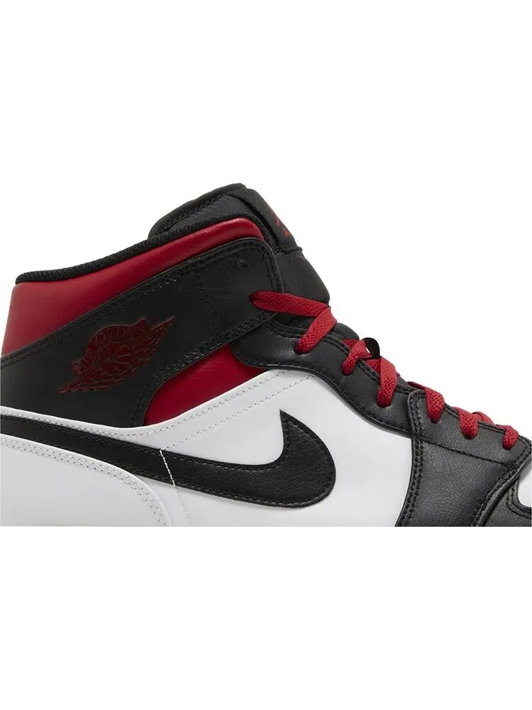 Кроссовки Air Jordan 1 Mid 'Gym Red Black Toe' — изображение 2 из 4, белый