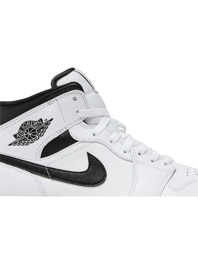 Кроссовки Air Jordan 1 Mid 'White Black' — изображение 2 из 4, белый