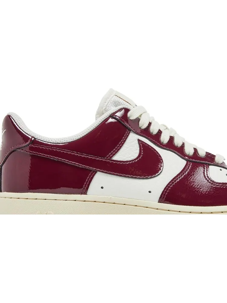 Кроссовки Nike Wmns Air Force 1 'Roman Empire' — изображение 2 из 8, красный