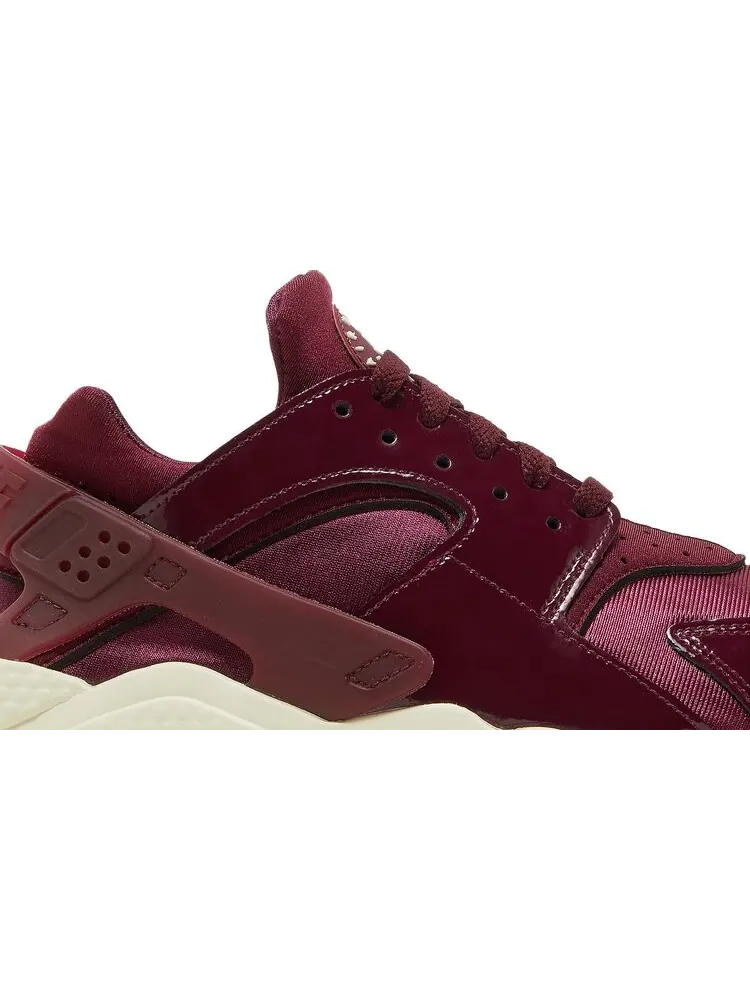Кроссовки Nike Wmns Air Huarache — изображение 2 из 8, красный