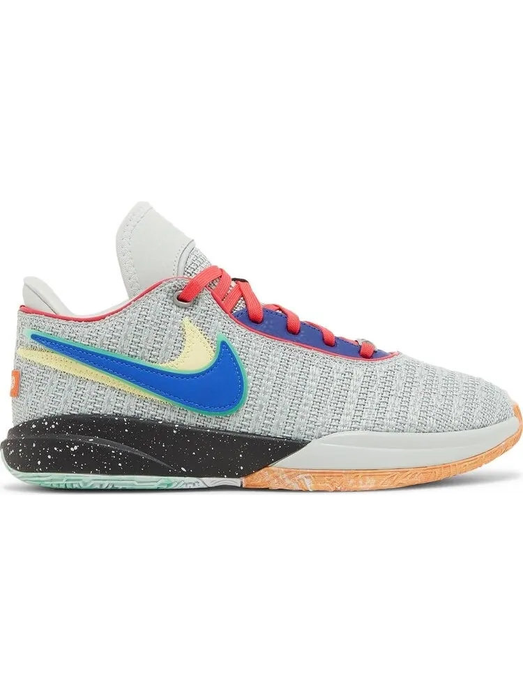 Кроссовки LeBron 20 GS 'Nike Lifer' — изображение 1 из 4, серый