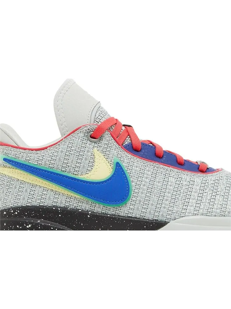 Кроссовки LeBron 20 GS 'Nike Lifer' — изображение 2 из 4, серый